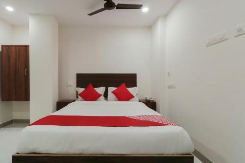 Hotel Oyo Flagship 16390 Sujatha Nirmala Convent Rd