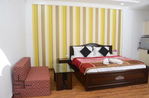 Hotel Banke Bihari Spiritual Stay Vrindavan