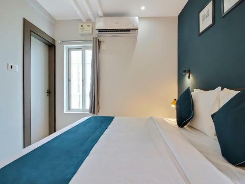 Hotel Silverkey Executive Stays 46745 Opposite Vinayaka Apartments