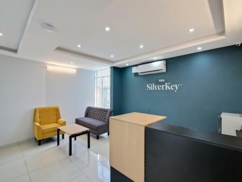 Hotel Silverkey Executive Stays 46745 Opposite Vinayaka Apartments