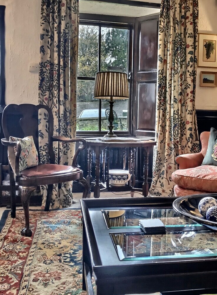 Bed & Breakfast Grove House
