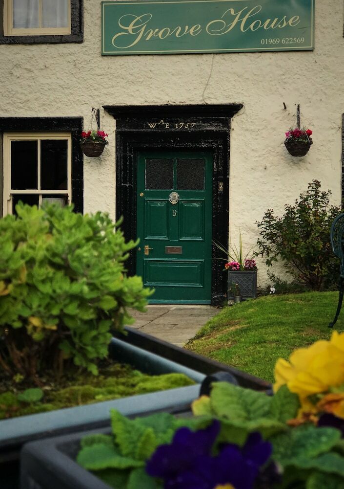 Bed & Breakfast Grove House