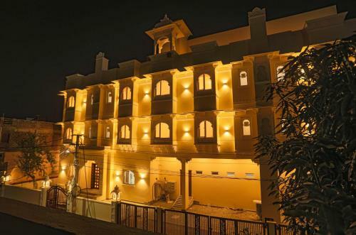 Hotel Vasant Vilas