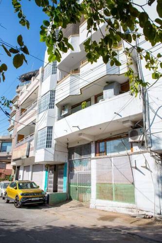 Sternlion Apartments