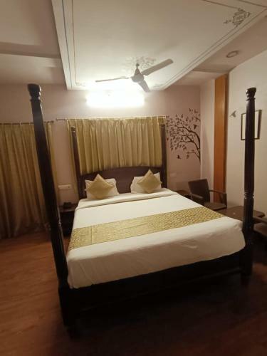 Hotel The Ishani Vilas