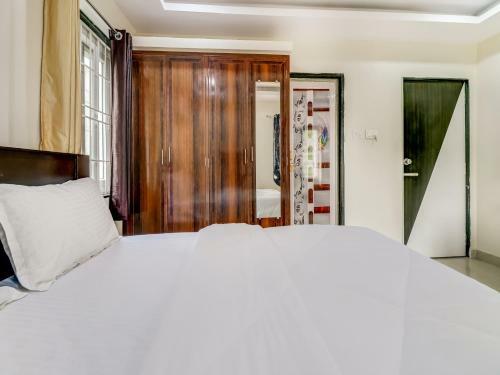 Hotel Oyo 71023 Sri Singampalli Residency