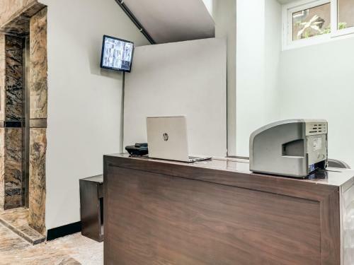 Hotel Oyo 71023 Sri Singampalli Residency