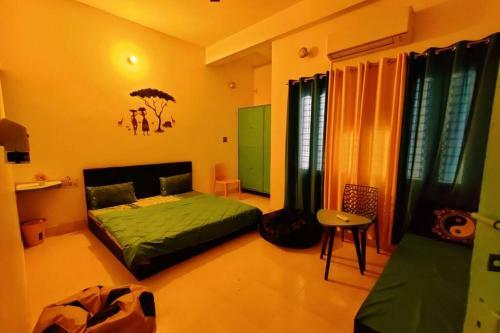 Entire Flat - The Unique And Cozy 2bhk Apartment