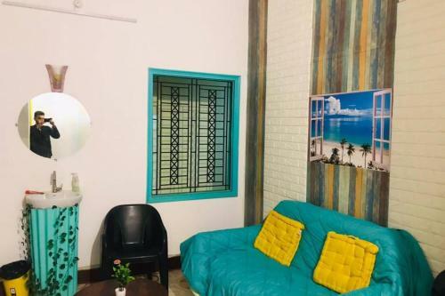Entire Flat - The Unique And Cozy 2bhk Apartment