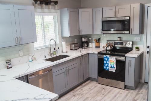 Army Street Beach House By 604 Restaurant!
