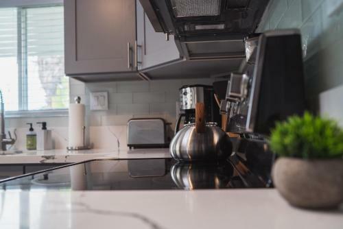 Army Street Beach House By 604 Restaurant!