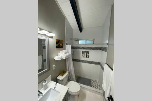 Army Street Beach House By 604 Restaurant!