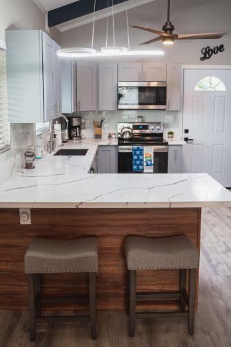 Army Street Beach House By 604 Restaurant!