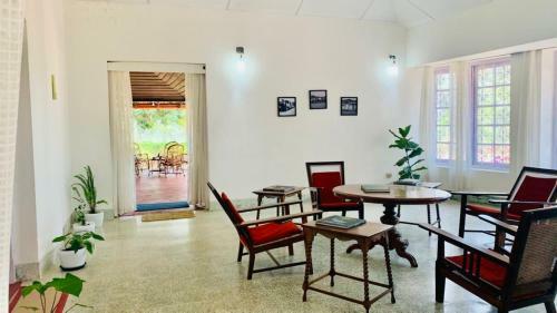 Tea Planters Bungalow