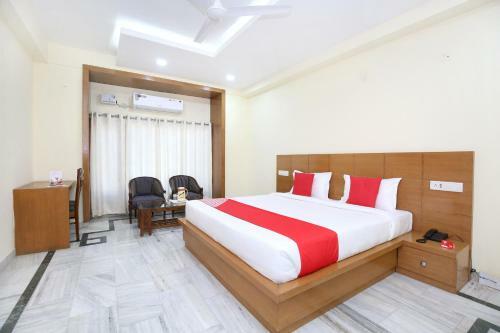 Capital O 12767 Hotel Grand Chinar