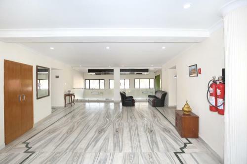 Capital O 12767 Hotel Grand Chinar
