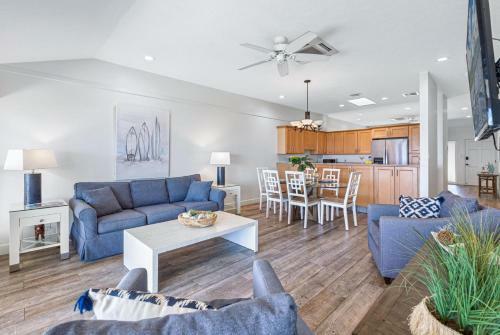 150-4 Oceanfront Puamana