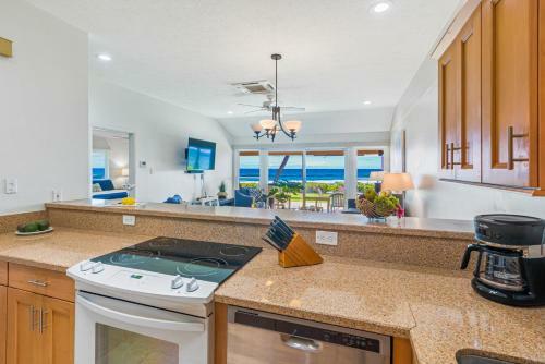 150-4 Oceanfront Puamana