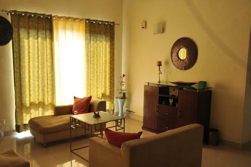 Hostal Luxurious Serviced Apt Pari Chowk/expomart/noida Expressway