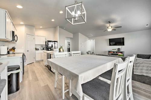 Newly Built Caldwell Home With Yard, Near Dtwn!