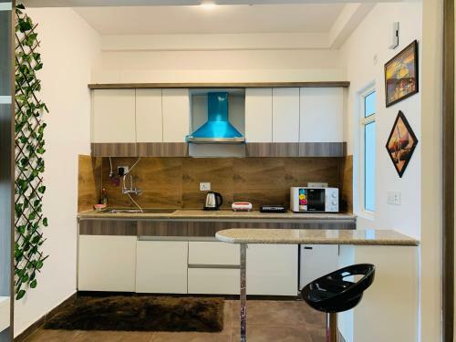 Apartamento The Solitaire Square Near Indiaexpo Mart