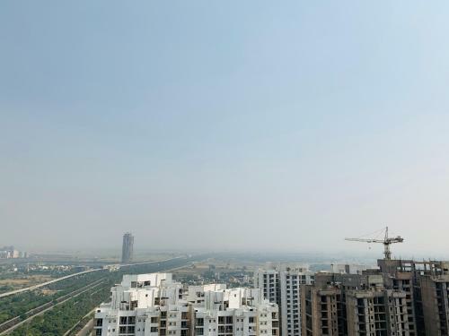 Apartamento The Solitaire Square Near Indiaexpo Mart