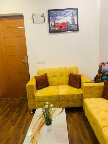 Apartamento The Solitaire Square Near Indiaexpo Mart