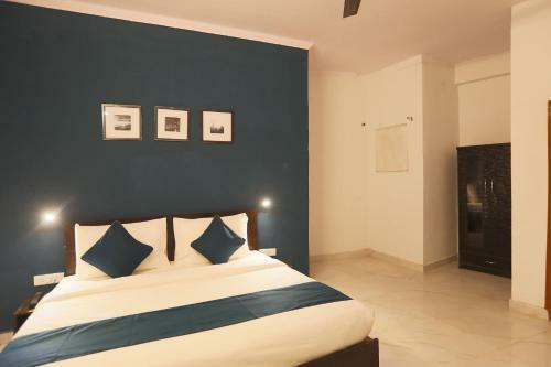 Oyo Flagship 77712 New Hotel Royal King 2