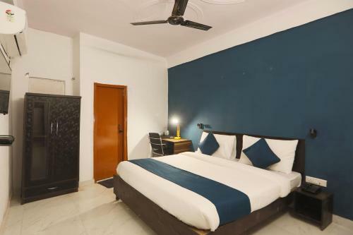 Oyo Flagship 77712 New Hotel Royal King 2
