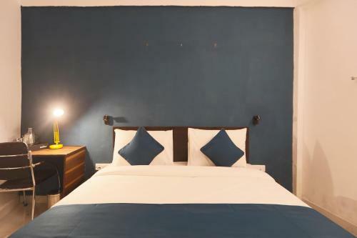 Oyo Flagship 77712 New Hotel Royal King 2
