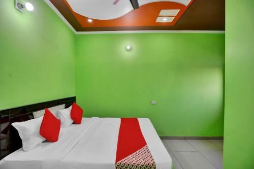 Oyo Flagship 83734 Hotel Jewar International