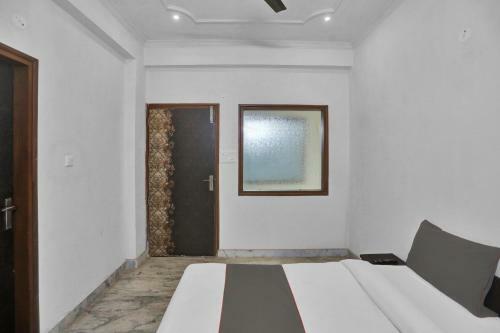 Hotel Collection O O 82851 Shubham Residency-moca
