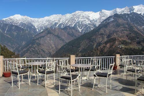 Hotel Nishaad Resorts