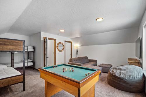 Elk Grove Getaway