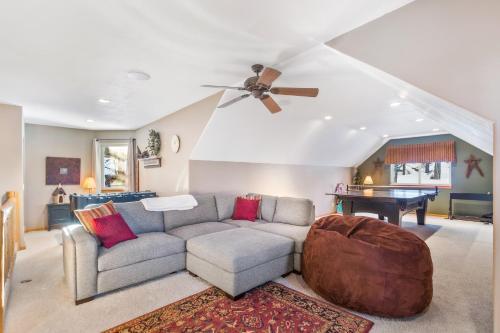 Sitzmark Ski Home