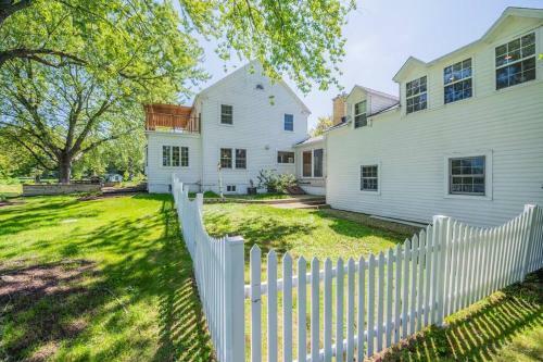Chain O'lakes Group Getaway-the Johnsburg Estate