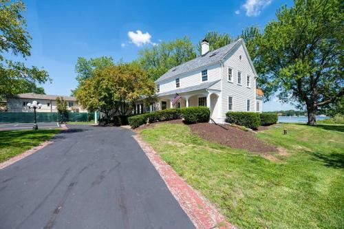 Chain O'lakes Group Getaway-the Johnsburg Estate