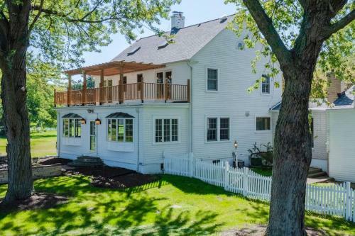 Chain O'lakes Group Getaway-the Johnsburg Estate