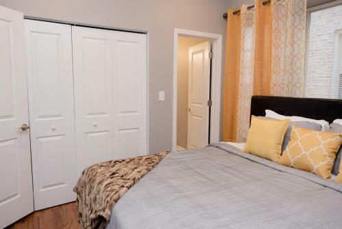 Luxurious Stay At Modern Apartment With Self Check-in Mins Frm Downtown