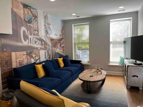 Apartamento Trendy West Town Flat - 2 Bed / 1.5 Bath W Parking