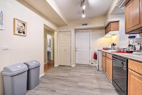 Apartamento Modern Chicago Condo About 9 Miles To Downtown!