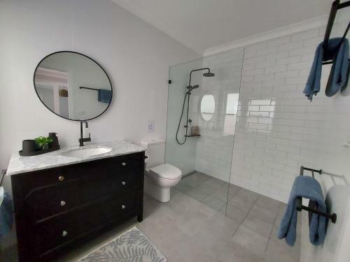 'shelly Beach Horizon' Coastal Beach House