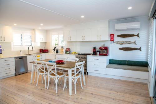 The Surf Beach House / Surf Beach