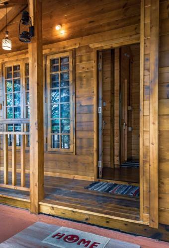 Bed & Breakfast Green Chromide River View Wooden House