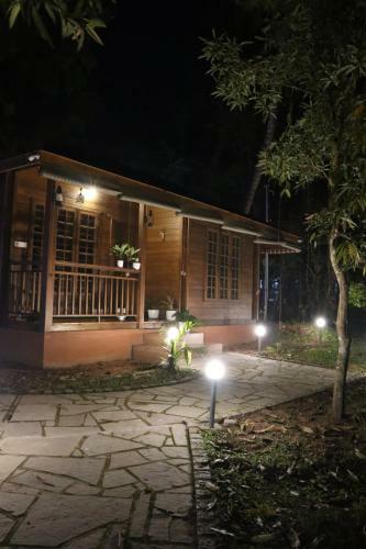 Bed & Breakfast Green Chromide River View Wooden House