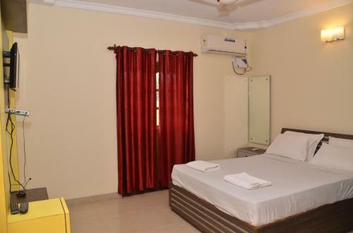 Hotel Hills Den Guest House