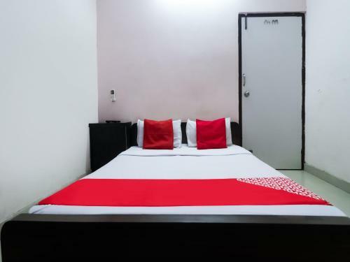Oyo 81586 Hotel 9th Iris