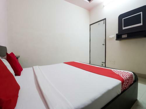 Oyo 81586 Hotel 9th Iris