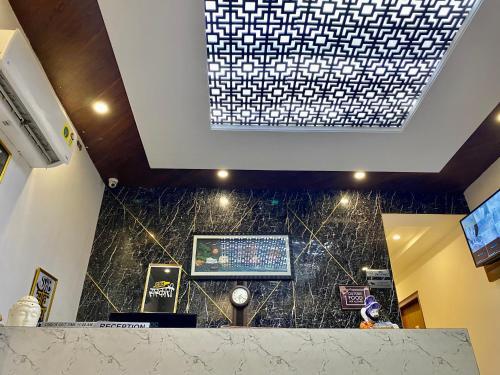 The Hollywood Hotel