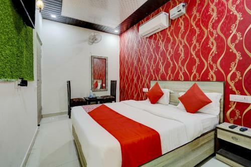 Oyo 81853 Hotel G Plaza